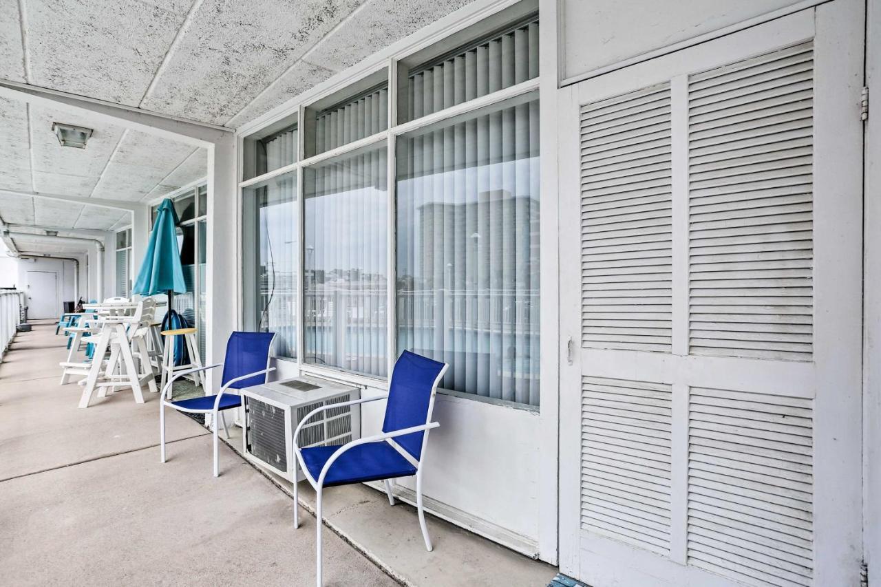 Virginia Beach Studio With Balcony And Pool View!アパートメント エクステリア 写真