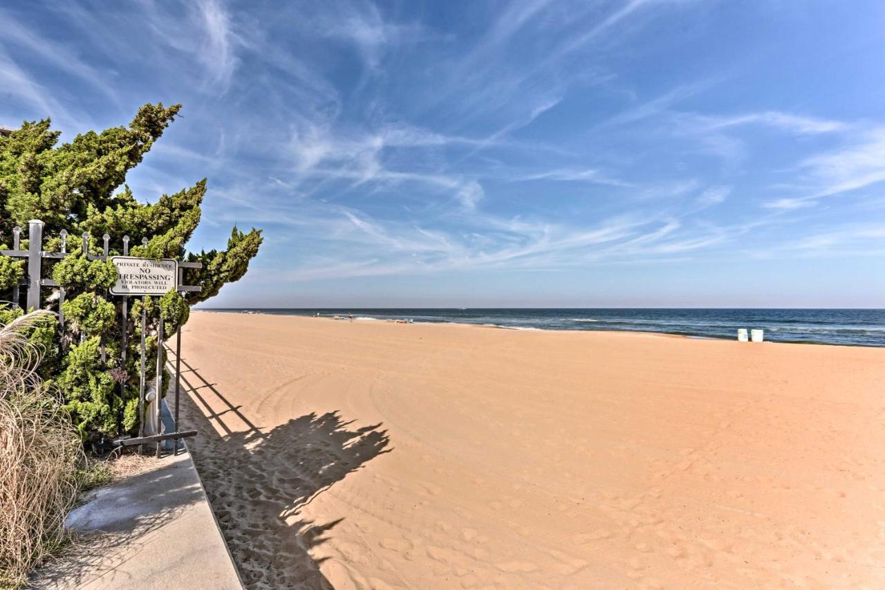 Virginia Beach Studio With Balcony And Pool View!アパートメント エクステリア 写真