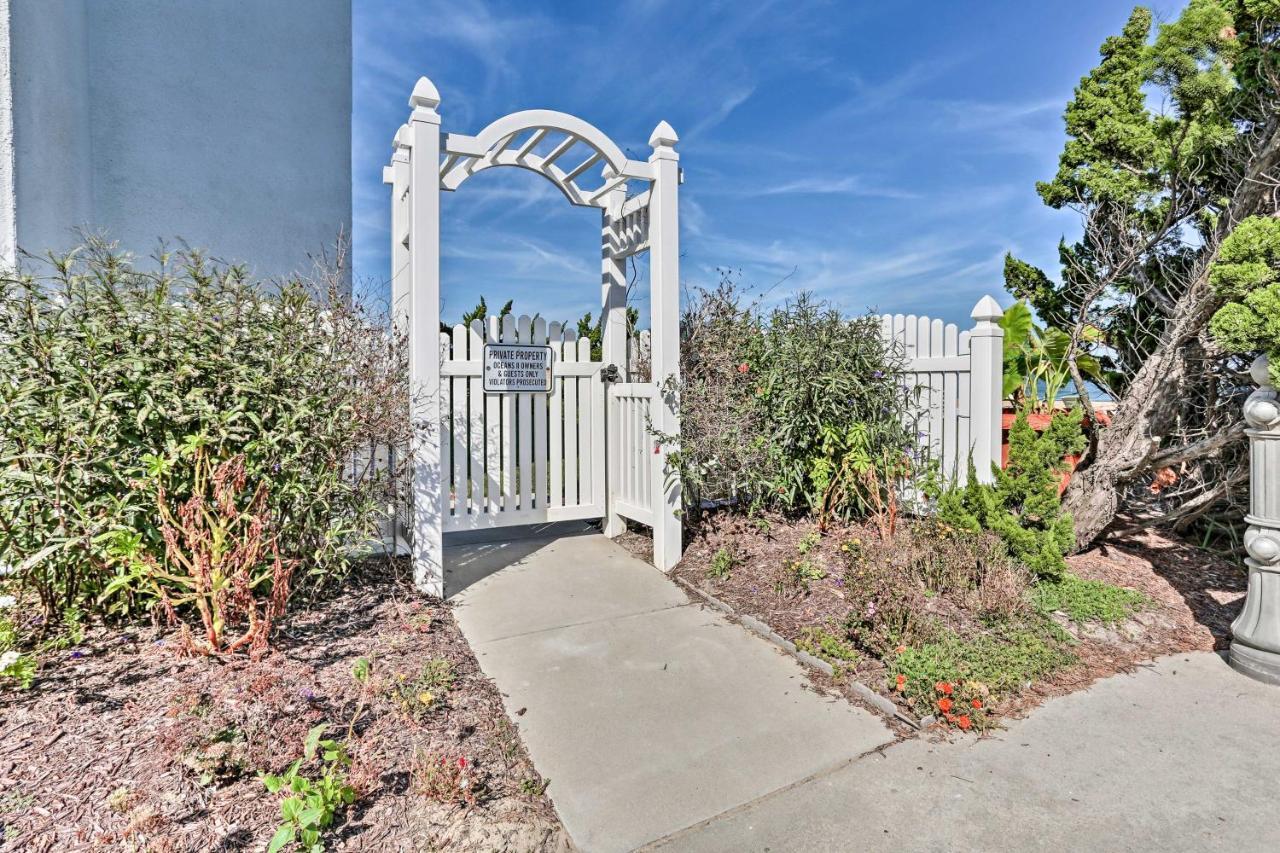 Virginia Beach Studio With Balcony And Pool View!アパートメント エクステリア 写真